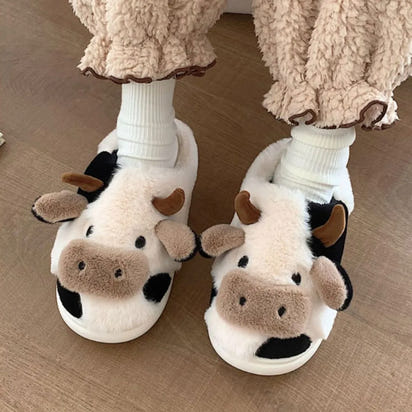 Winter Warm Plush Cow Face Slippers Non-Slip Soft Sole Home Fuzzy Footwear Cute Animal Themed Cozy Slippers Indoor Use Women/Men