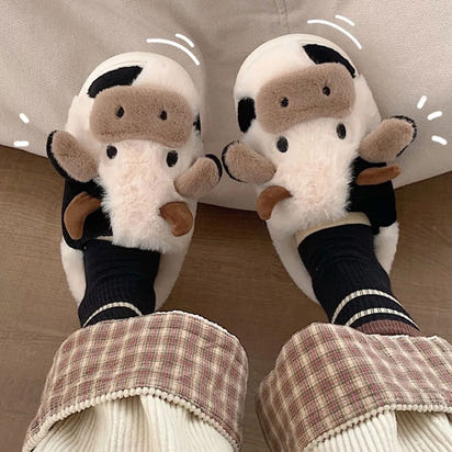 Winter Warm Plush Cow Face Slippers Non-Slip Soft Sole Home Fuzzy Footwear Cute Animal Themed Cozy Slippers Indoor Use Women/Men